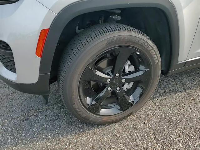 new 2024 Jeep Grand Cherokee car, priced at $40,170