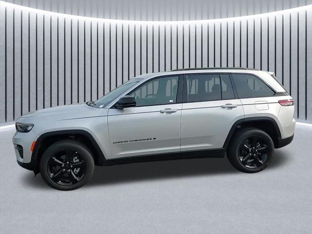 new 2024 Jeep Grand Cherokee car, priced at $40,170