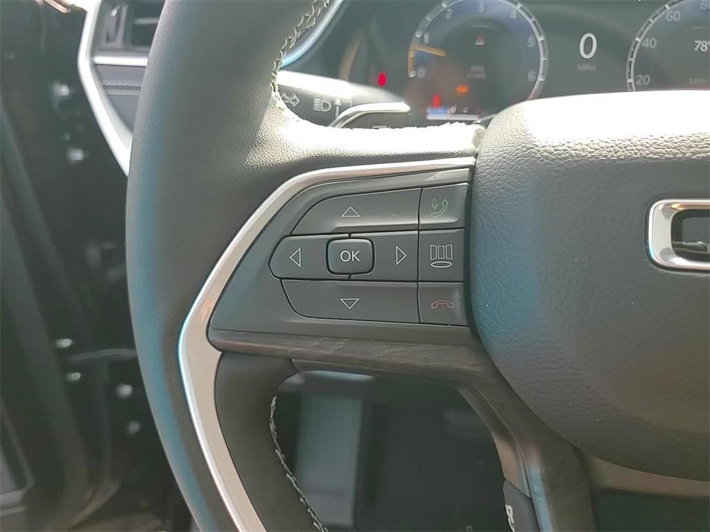 new 2025 Jeep Grand Cherokee car, priced at $50,590