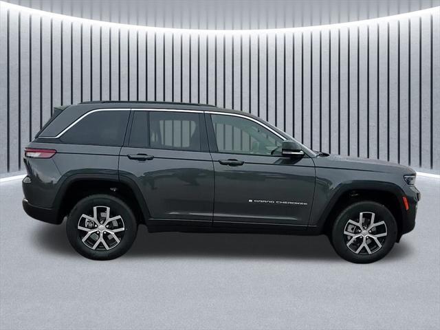 new 2025 Jeep Grand Cherokee car, priced at $44,260