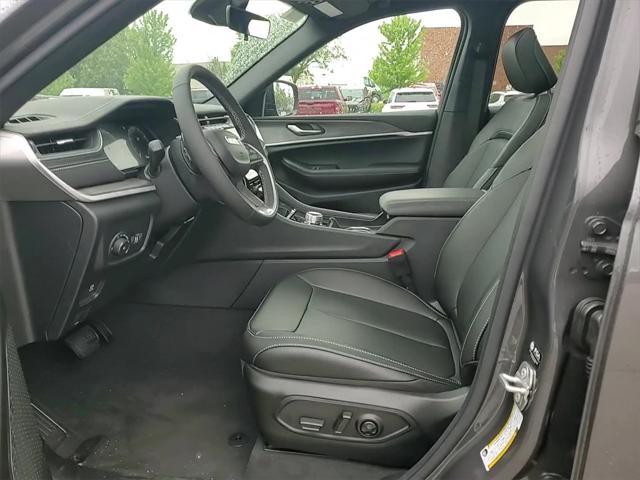 new 2025 Jeep Grand Cherokee car, priced at $44,260
