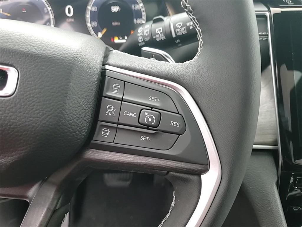 new 2025 Jeep Grand Cherokee car, priced at $43,759