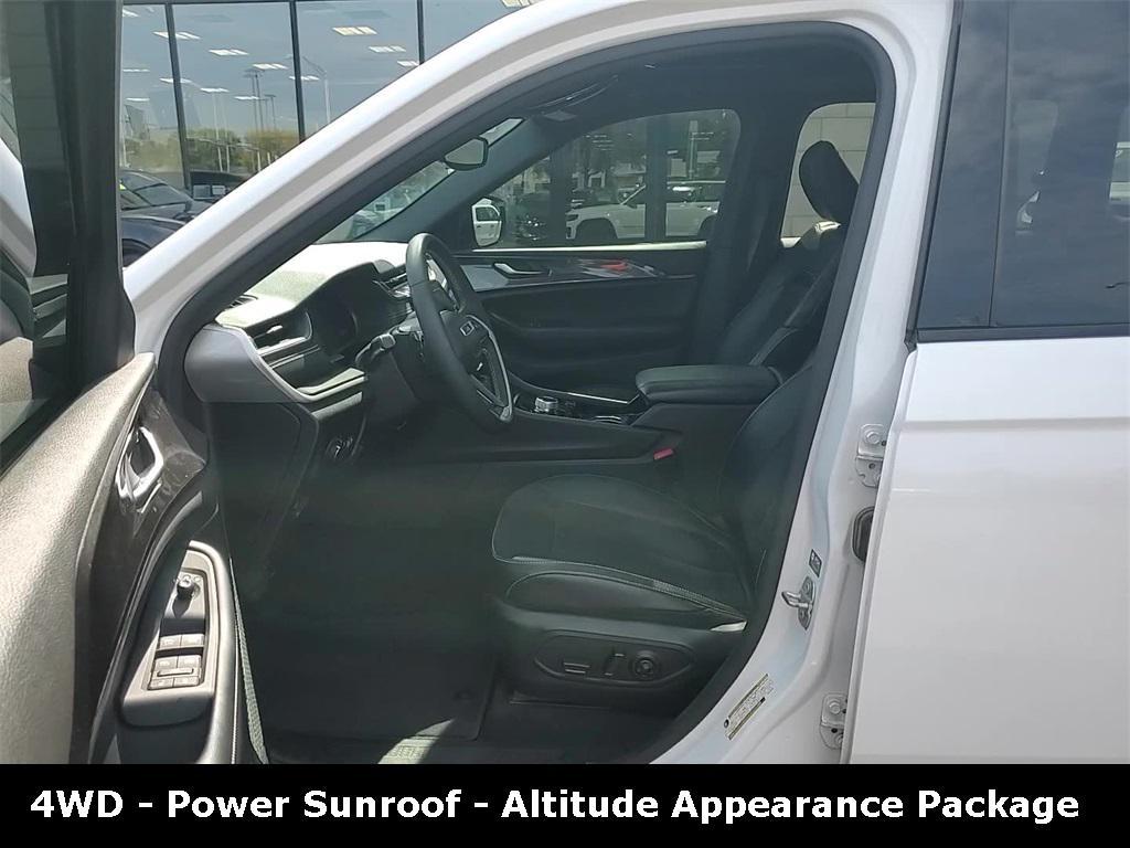 used 2023 Jeep Grand Cherokee car, priced at $22,903