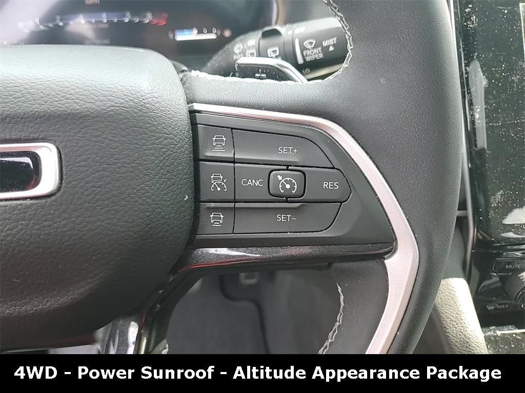 used 2023 Jeep Grand Cherokee car, priced at $22,903