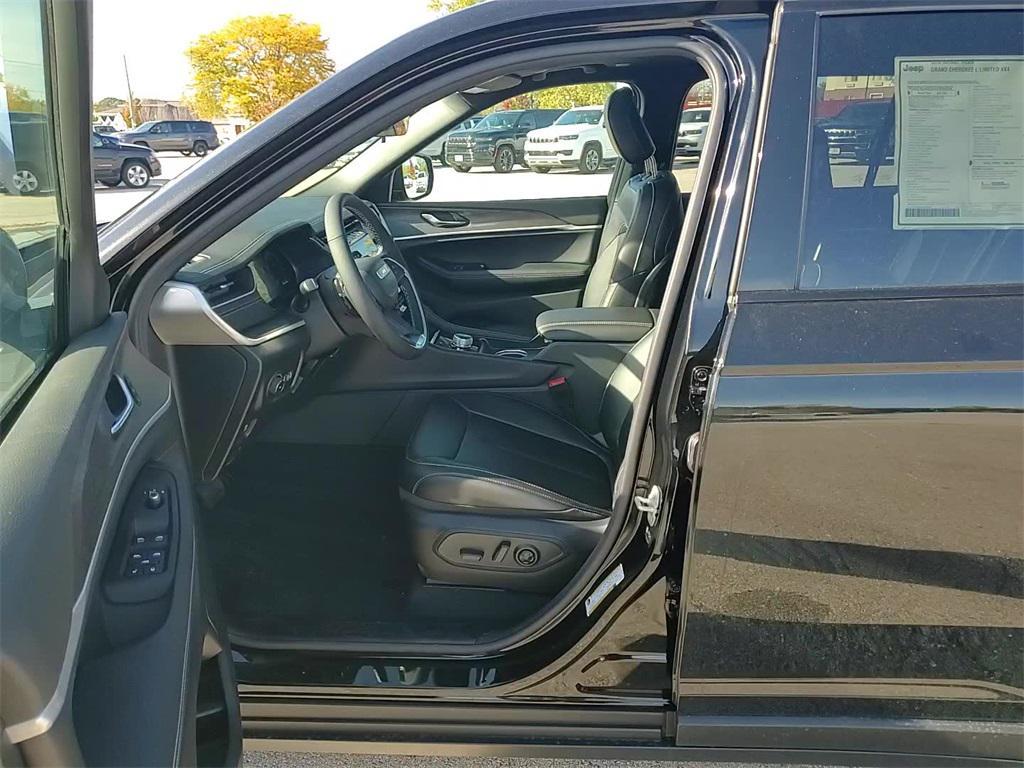 new 2025 Jeep Grand Cherokee L car, priced at $47,752