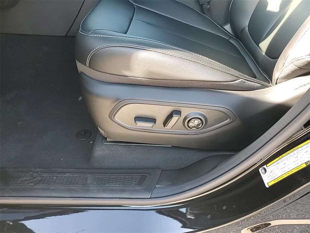 new 2025 Jeep Grand Cherokee L car, priced at $47,752