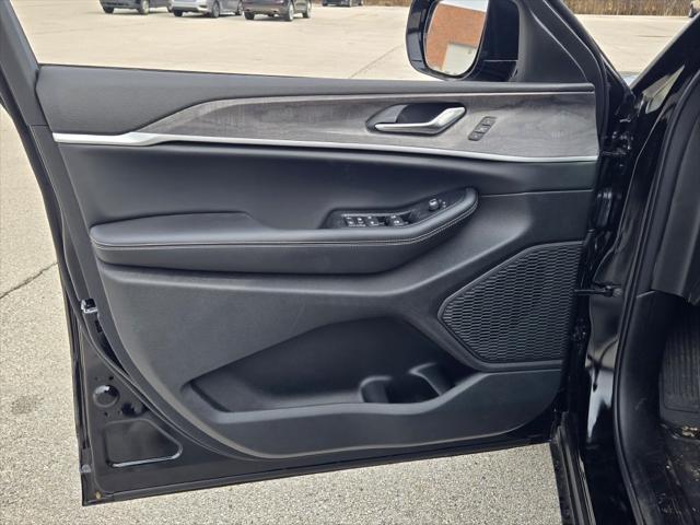 new 2025 Jeep Grand Cherokee car, priced at $43,507