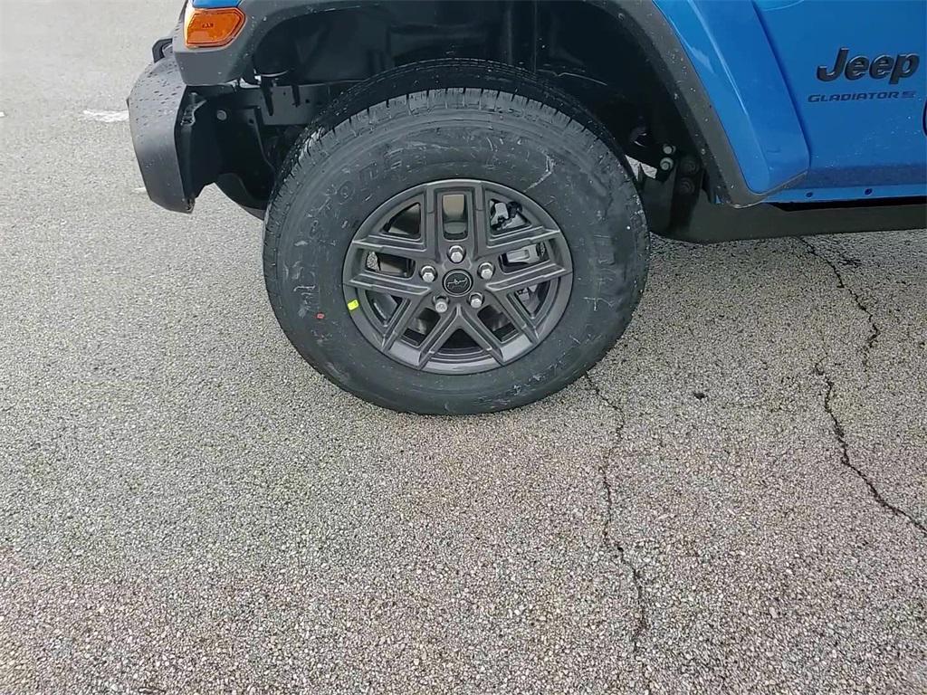 new 2026 Jeep Gladiator car, priced at $47,080