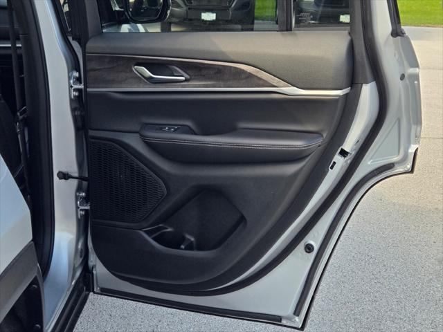 new 2025 Jeep Grand Cherokee car, priced at $43,697
