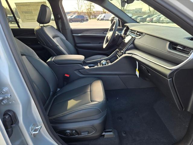 new 2025 Jeep Grand Cherokee car, priced at $43,697