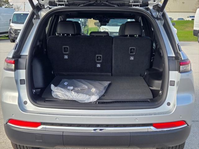new 2025 Jeep Grand Cherokee car, priced at $43,697