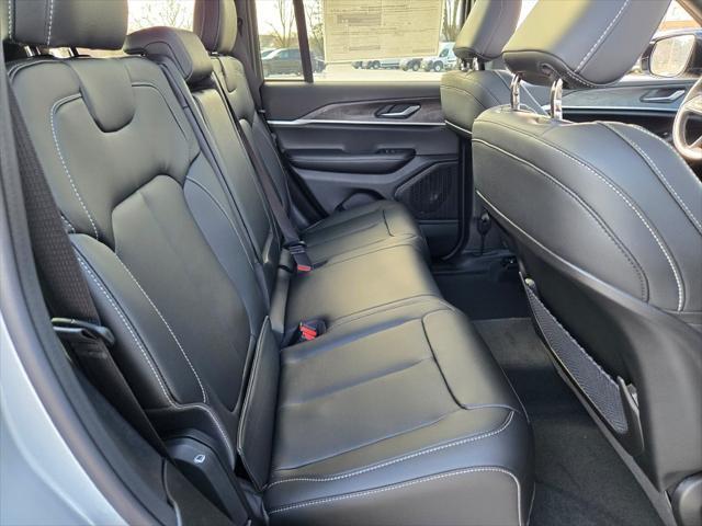 new 2025 Jeep Grand Cherokee car, priced at $43,697
