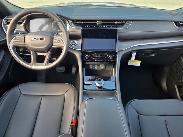 new 2025 Jeep Grand Cherokee car, priced at $43,697