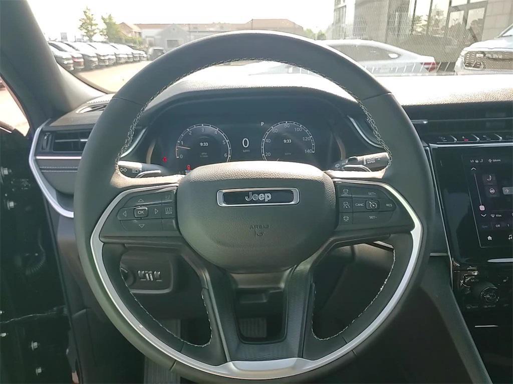 new 2025 Jeep Grand Cherokee car, priced at $38,386