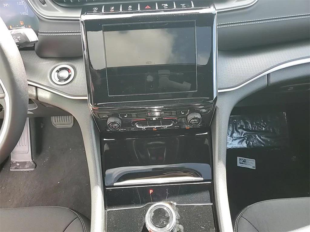 new 2025 Jeep Grand Cherokee L car, priced at $40,252