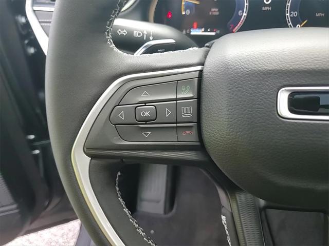 new 2025 Jeep Grand Cherokee car, priced at $38,420