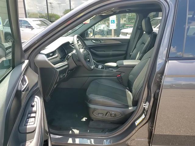 new 2025 Jeep Grand Cherokee L car, priced at $42,375