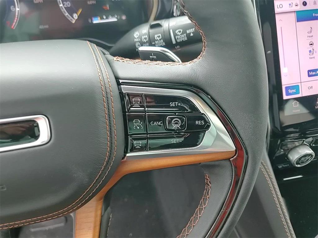 new 2025 Jeep Grand Cherokee car, priced at $60,278