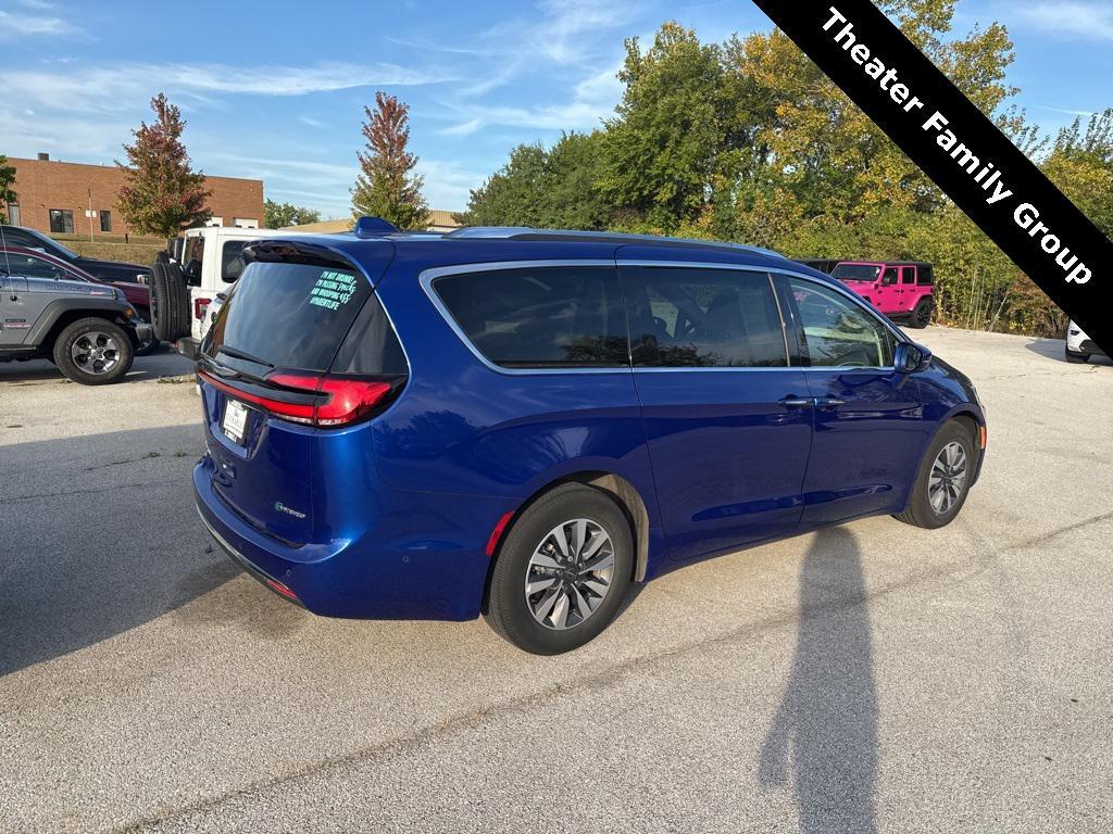used 2021 Chrysler Pacifica Hybrid car, priced at $26,391