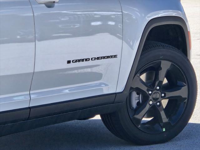 new 2025 Jeep Grand Cherokee L car, priced at $43,280
