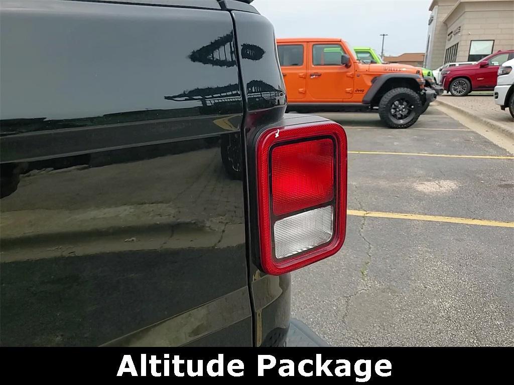 used 2022 Jeep Gladiator car, priced at $31,923