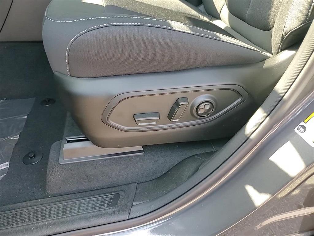 new 2025 Jeep Grand Cherokee car, priced at $38,386