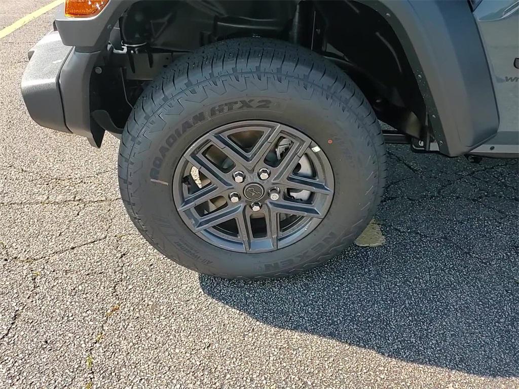 new 2025 Jeep Wrangler car, priced at $47,735