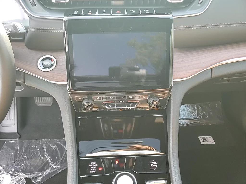 new 2025 Jeep Grand Cherokee car, priced at $52,785