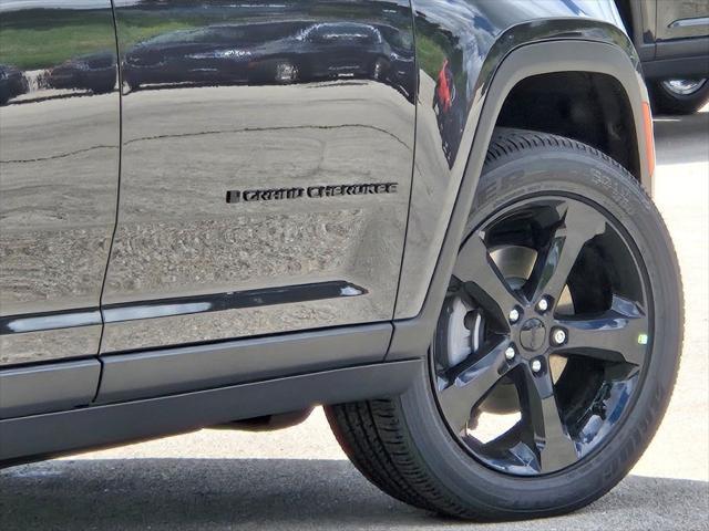 new 2024 Jeep Grand Cherokee car, priced at $40,175