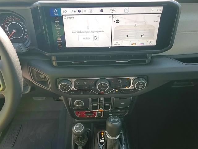 new 2025 Jeep Wrangler car, priced at $48,670