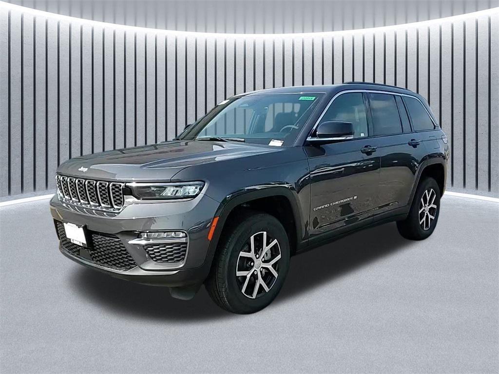 new 2025 Jeep Grand Cherokee car, priced at $43,759
