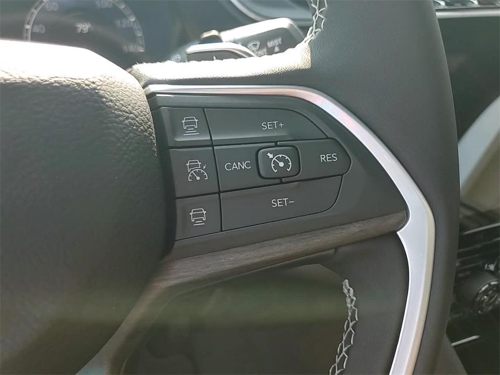 new 2025 Jeep Grand Cherokee car, priced at $43,759
