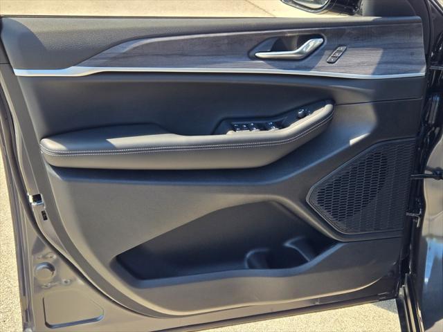 new 2025 Jeep Grand Cherokee car, priced at $44,010