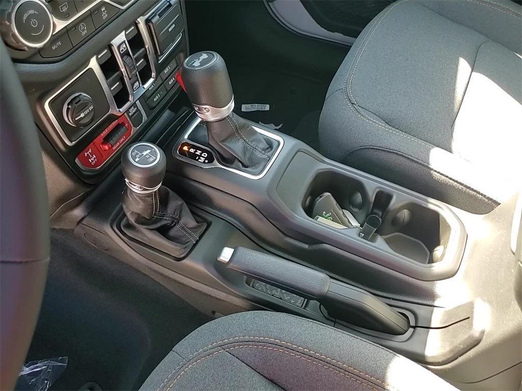 new 2025 Jeep Wrangler car, priced at $47,275