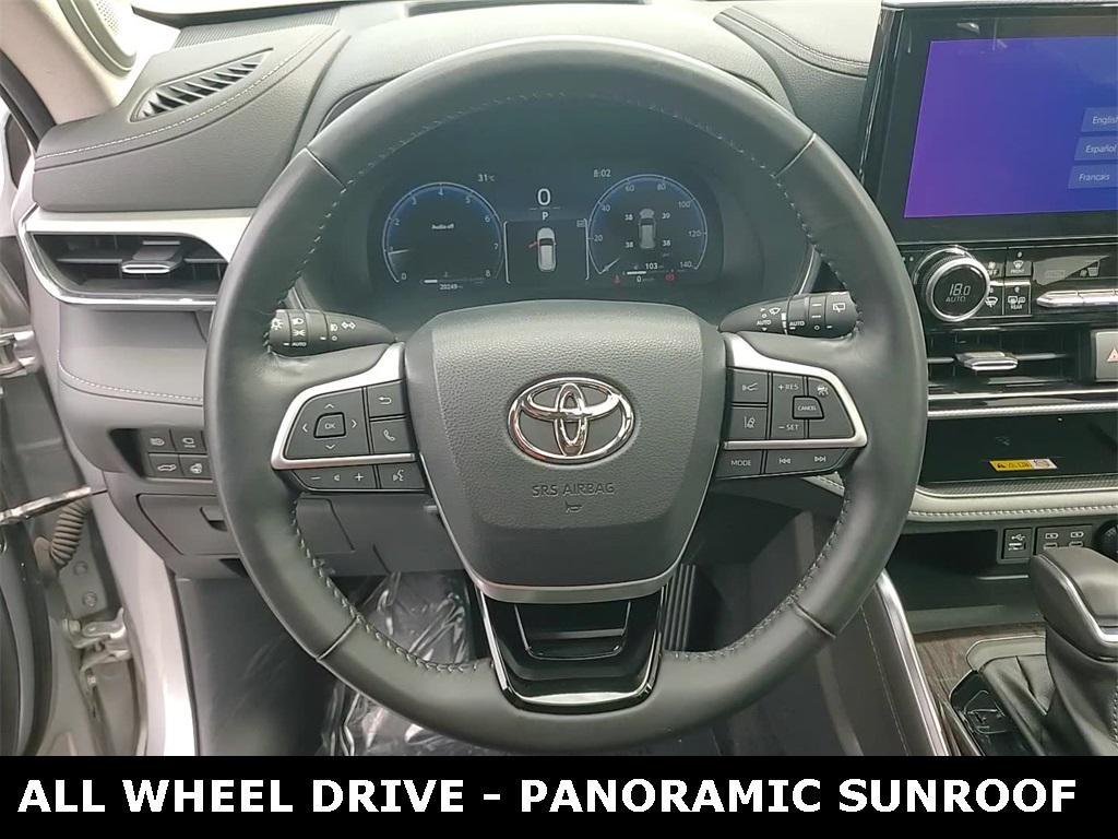 used 2023 Toyota Highlander car, priced at $42,849