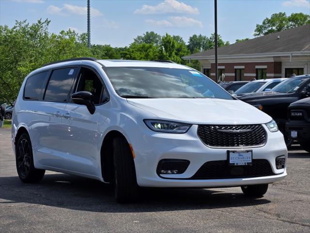 new 2024 Chrysler Pacifica car, priced at $44,380