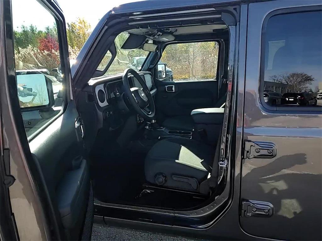 new 2026 Jeep Gladiator car, priced at $50,465