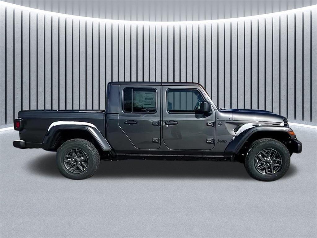 new 2026 Jeep Gladiator car, priced at $50,465