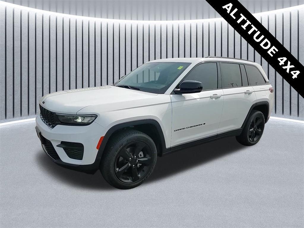 used 2022 Jeep Grand Cherokee car, priced at $32,299