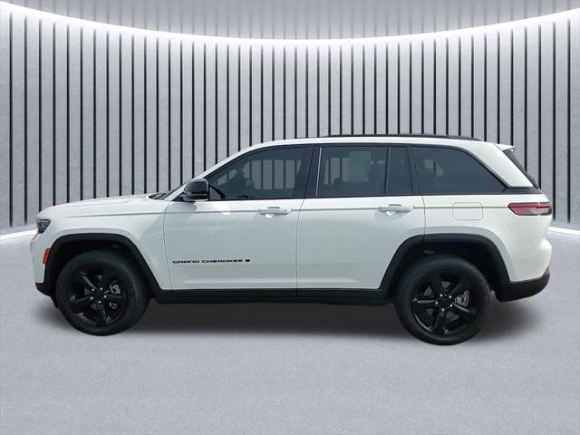 used 2022 Jeep Grand Cherokee car, priced at $33,843