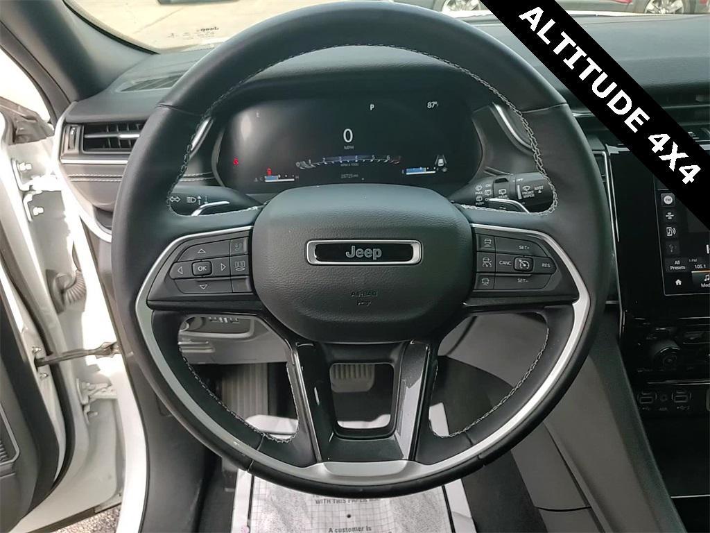 used 2022 Jeep Grand Cherokee car, priced at $32,299