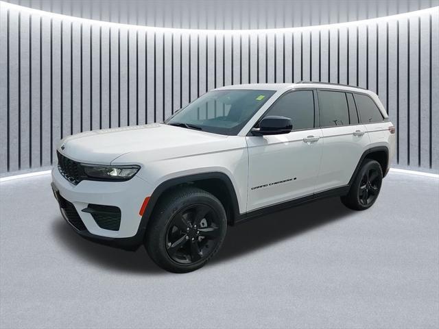 used 2022 Jeep Grand Cherokee car, priced at $33,843