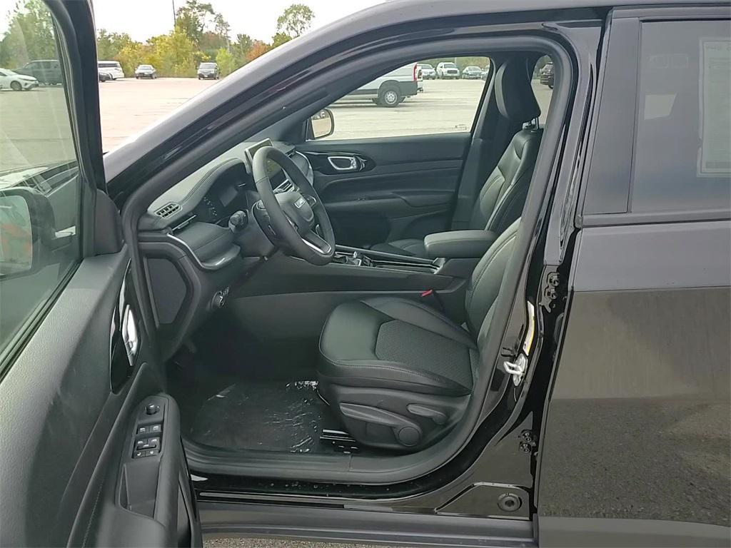 new 2026 Jeep Compass car, priced at $30,526