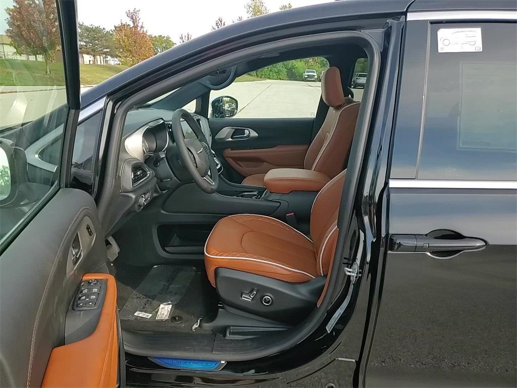 new 2026 Chrysler Pacifica car, priced at $53,428