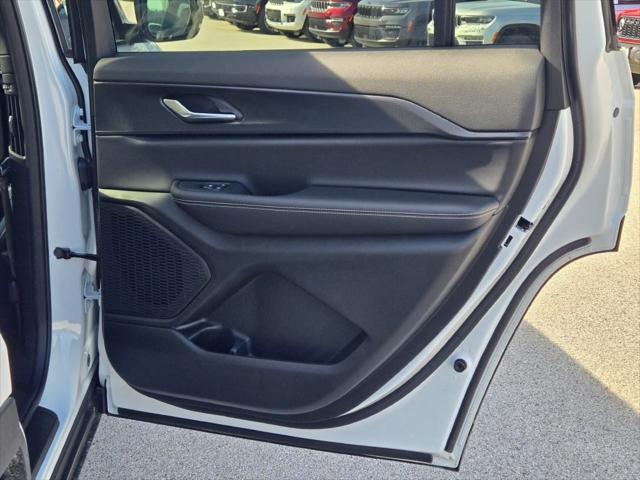 new 2025 Jeep Grand Cherokee L car, priced at $43,015