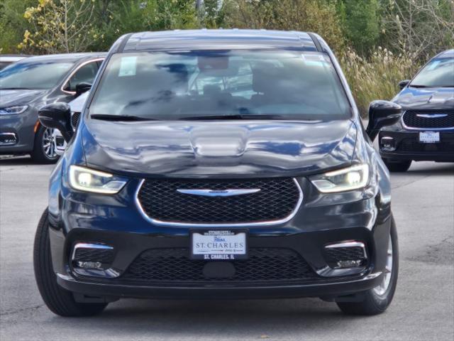 new 2025 Chrysler Pacifica car, priced at $42,145