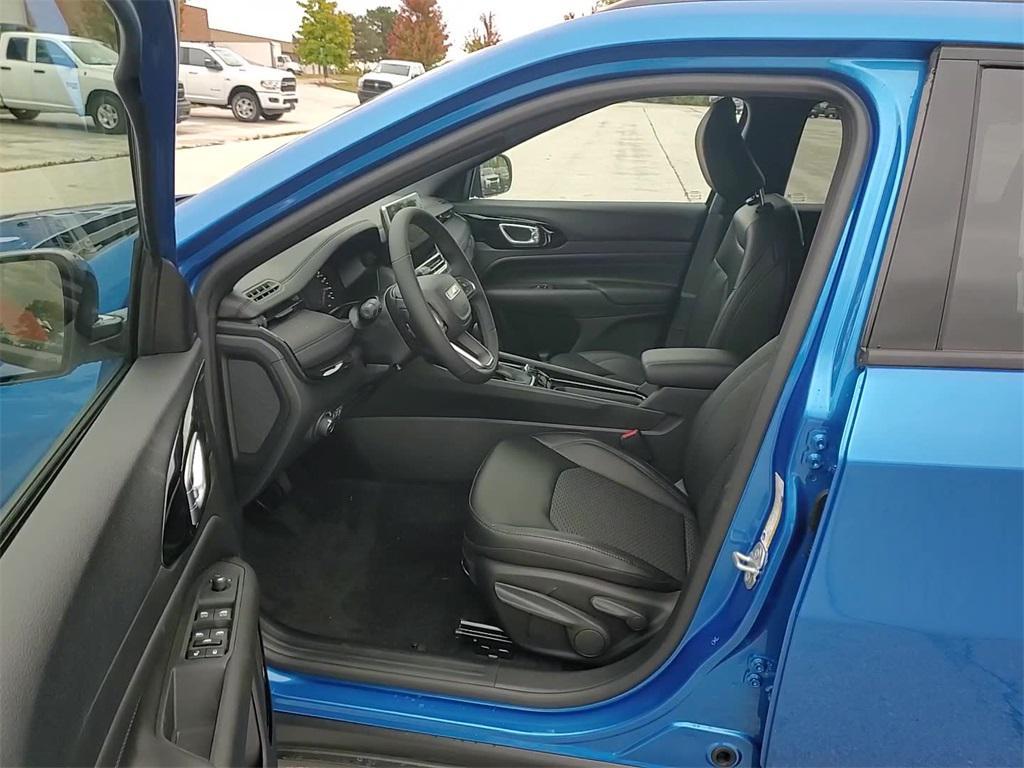 new 2026 Jeep Compass car, priced at $30,526