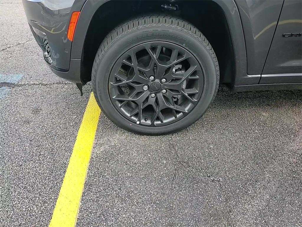 new 2025 Jeep Grand Cherokee L car, priced at $56,608