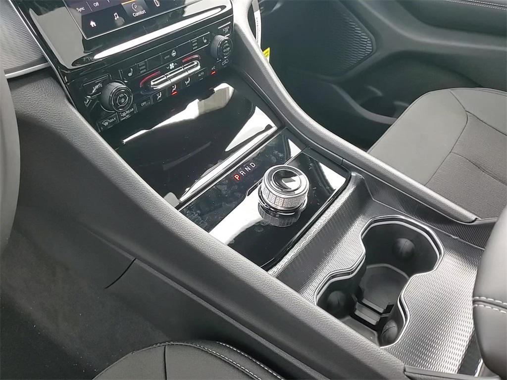 new 2025 Jeep Grand Cherokee car, priced at $37,839