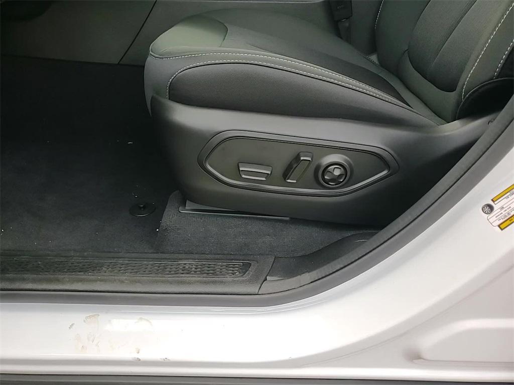 new 2025 Jeep Grand Cherokee car, priced at $37,839